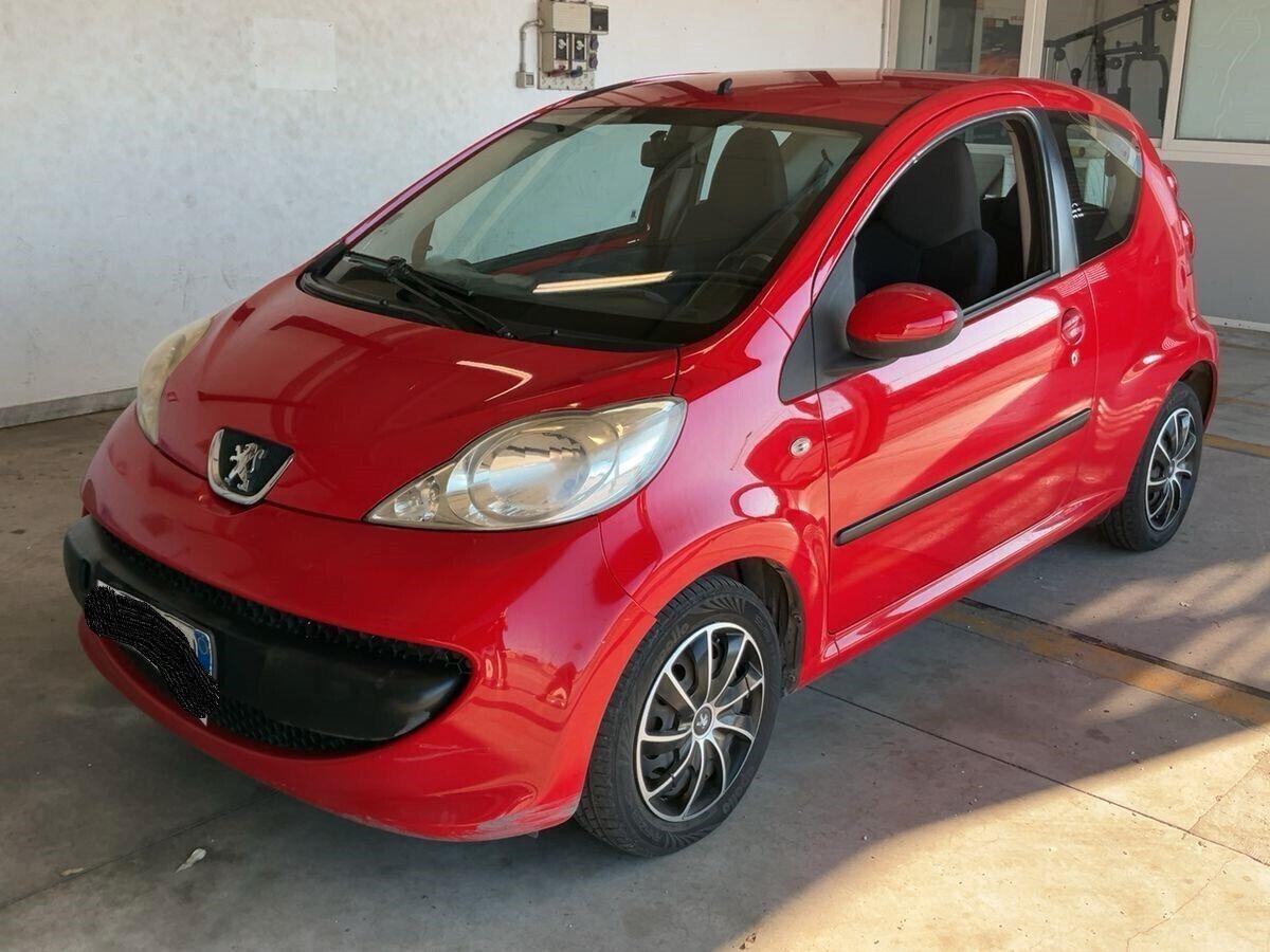 Peugeot 107 1.0 AUTOMATICA SOLI 67000 KM