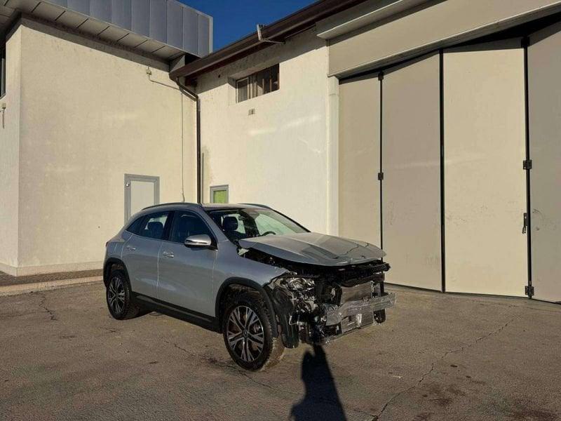 Mercedes-Benz GLA 250 e phev Advanced auto - INCIDENTATA
