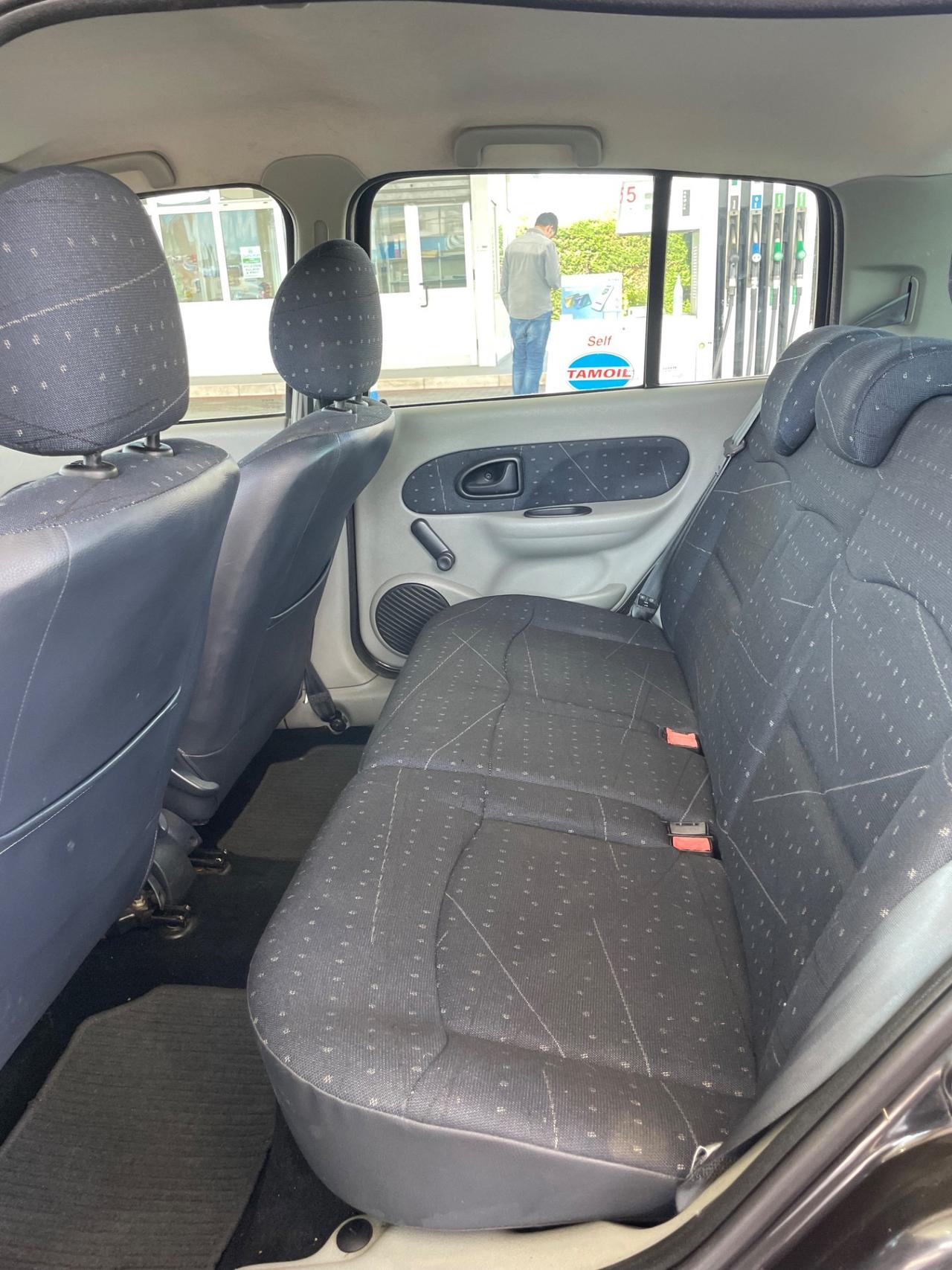RENAULT CLIO 1.2 BENZINA NEOPATENTATI 170.000 Km 2004.