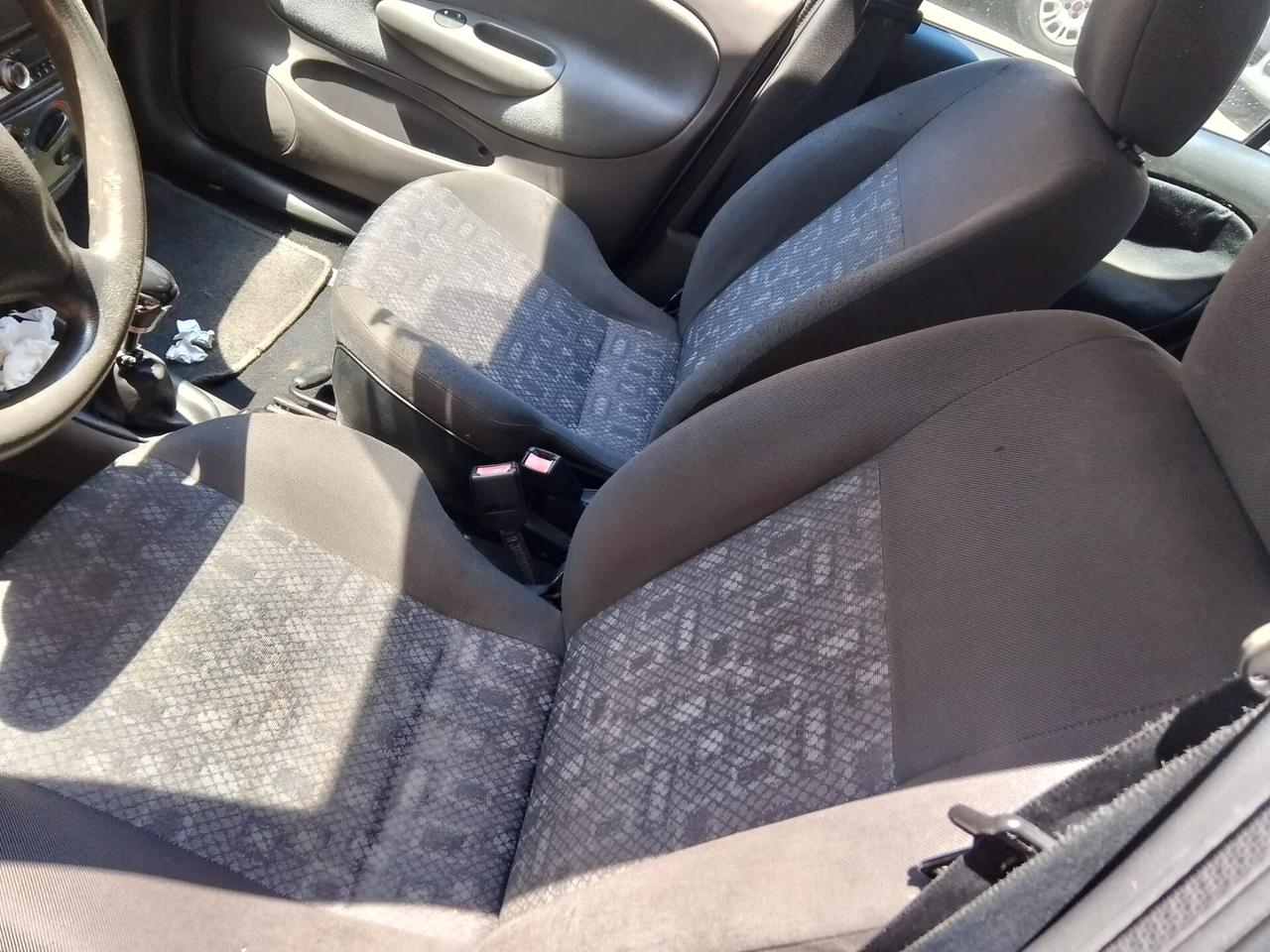 Ford Fiesta 1.4 16V 5p. Ghia