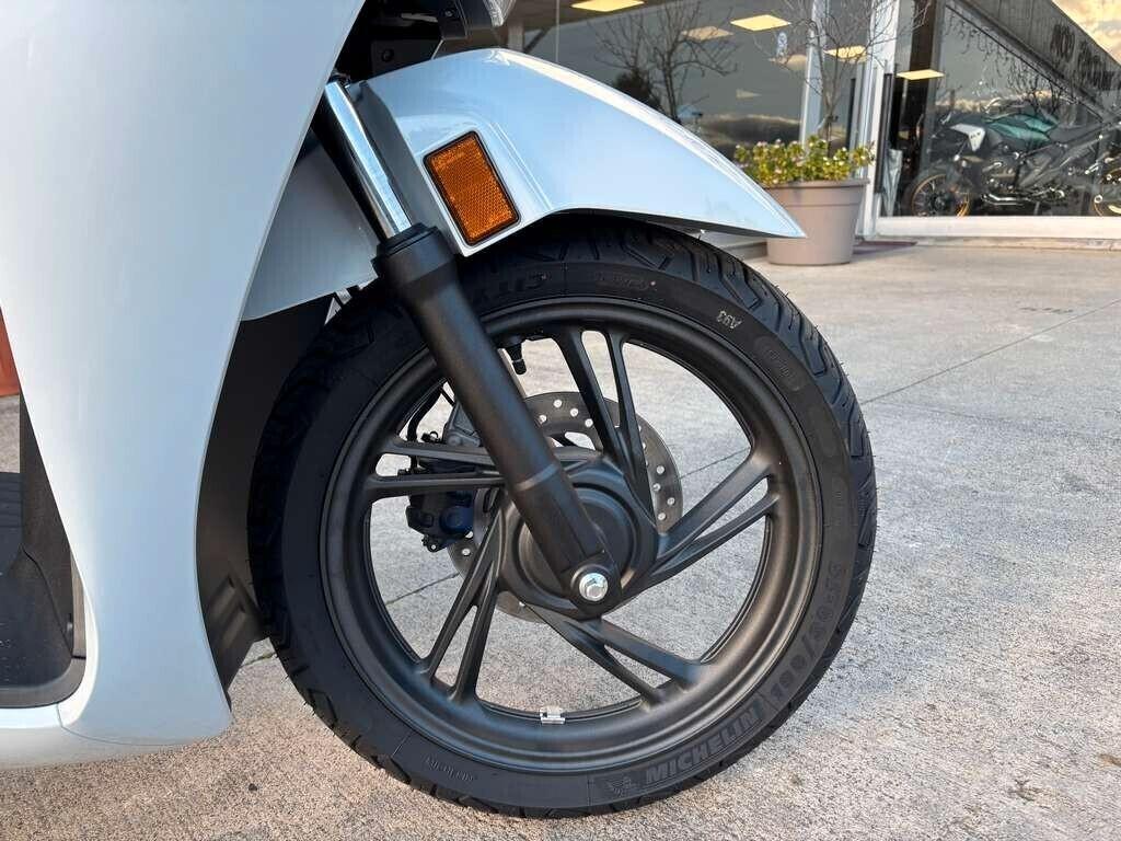 Honda SH 125 2026 Nuovo pronto consegna Tuo a soli 43 Euro al mese