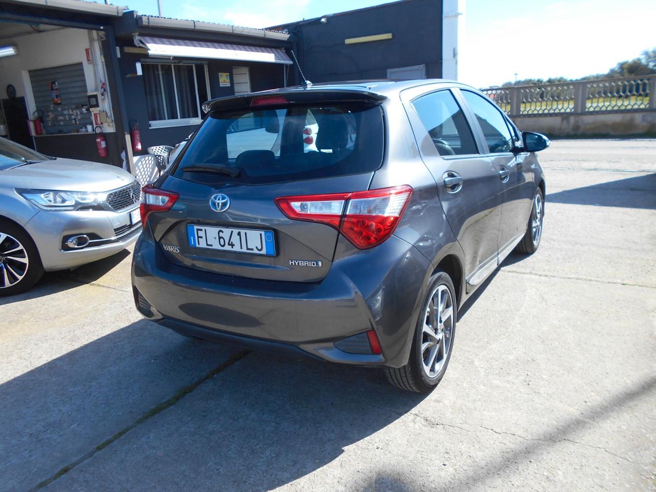 Toyota Yaris 1.5 Hybrid 5 porte Business
