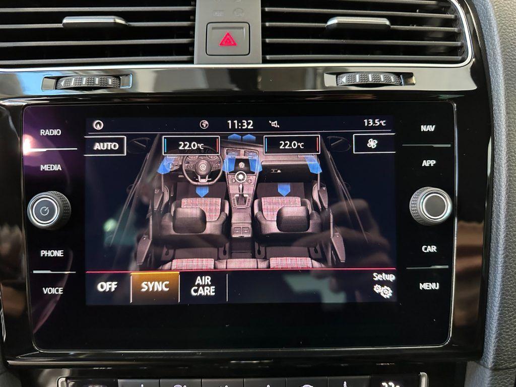 Volkswagen Golf GTI Performance 2.0 245 CV TSI DSG - 18"- Navi - ACC