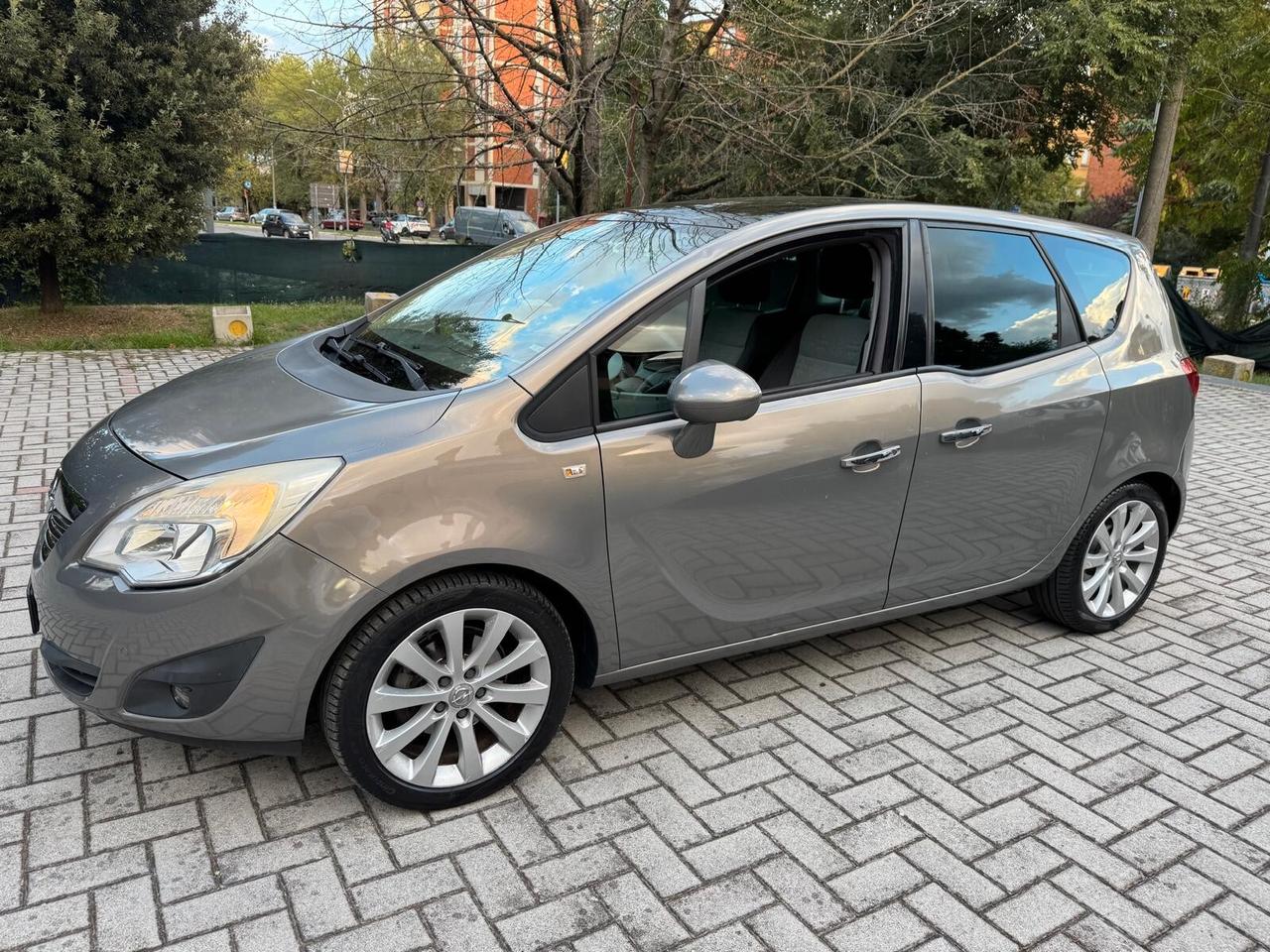 Opel Meriva 1.4 unico proprietario pari al nuovo