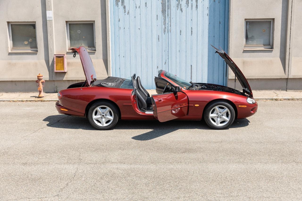 Jaguar XK *Stupenda * Tonneau*Frangivento*