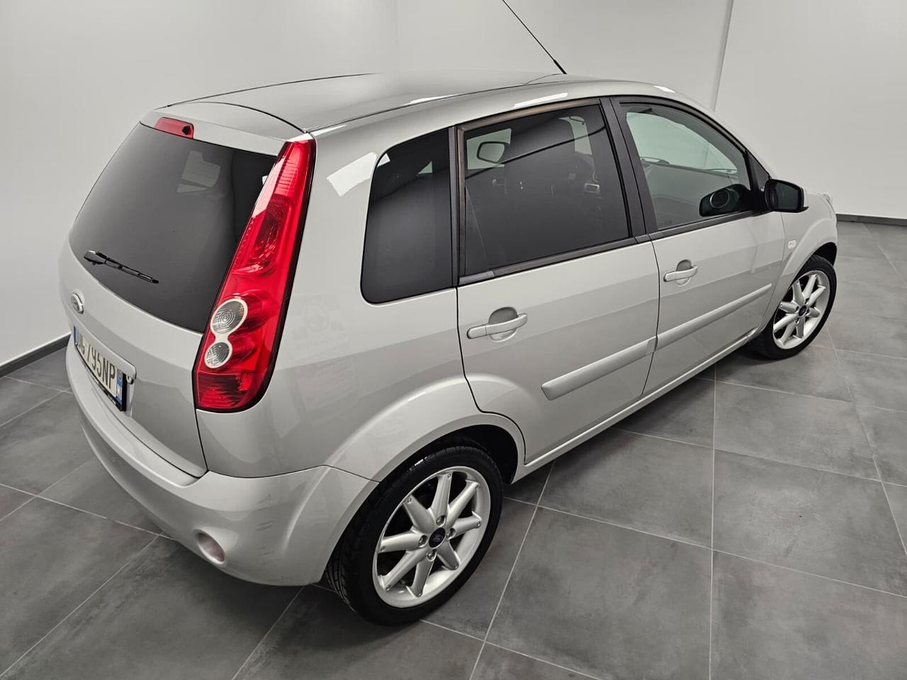 Ford Fiesta 1.2 16V 5p. Titanium - Solo 16mila Km -