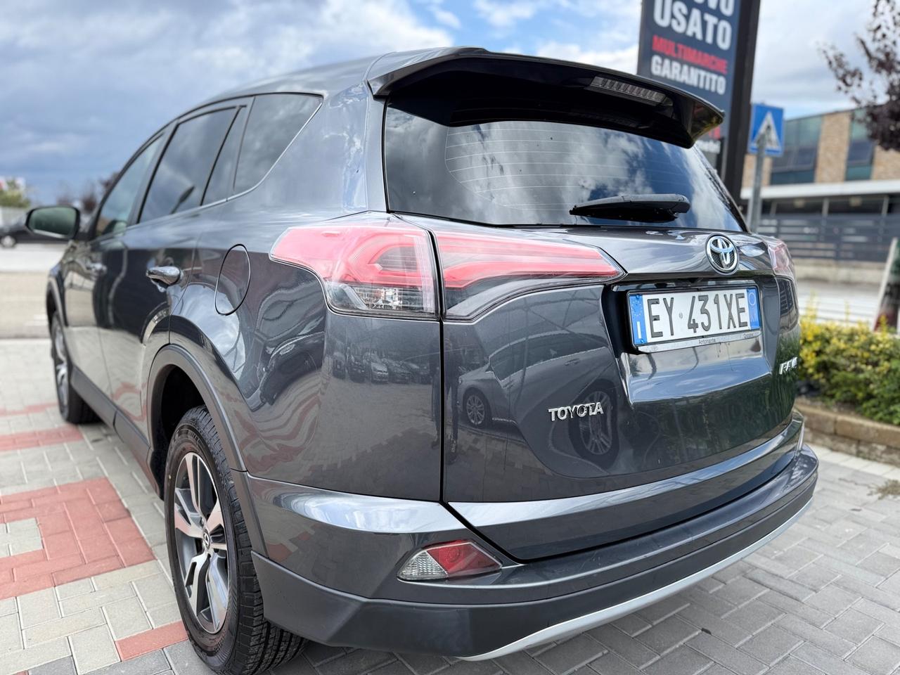 Toyota RAV 4 RAV4 2.0 D-4D 2WD Style
