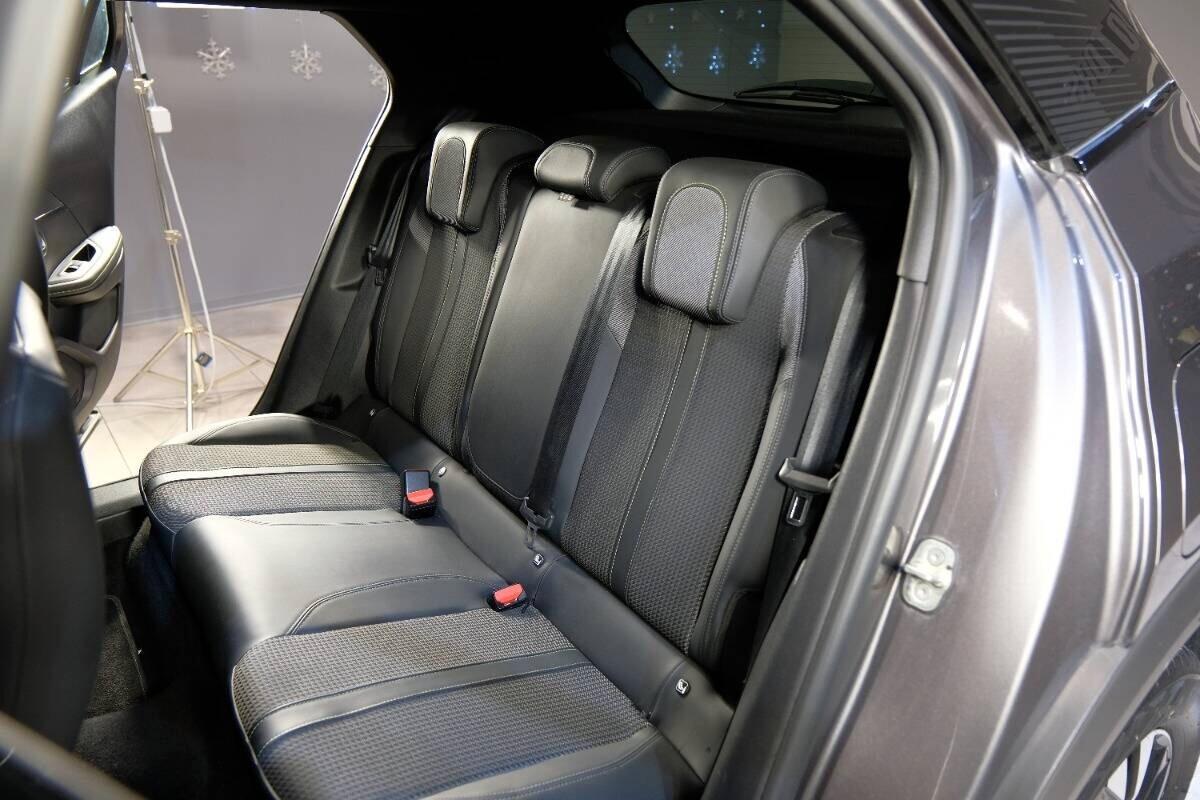 Peugeot 2008 BlueHDi 130 S&S EAT8 GT