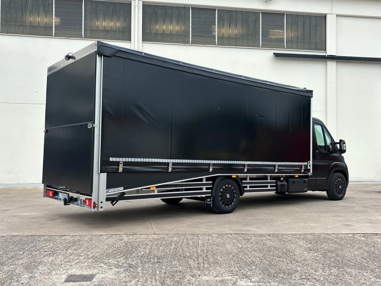Allestimento trasporto auto coperto carroattrezzi