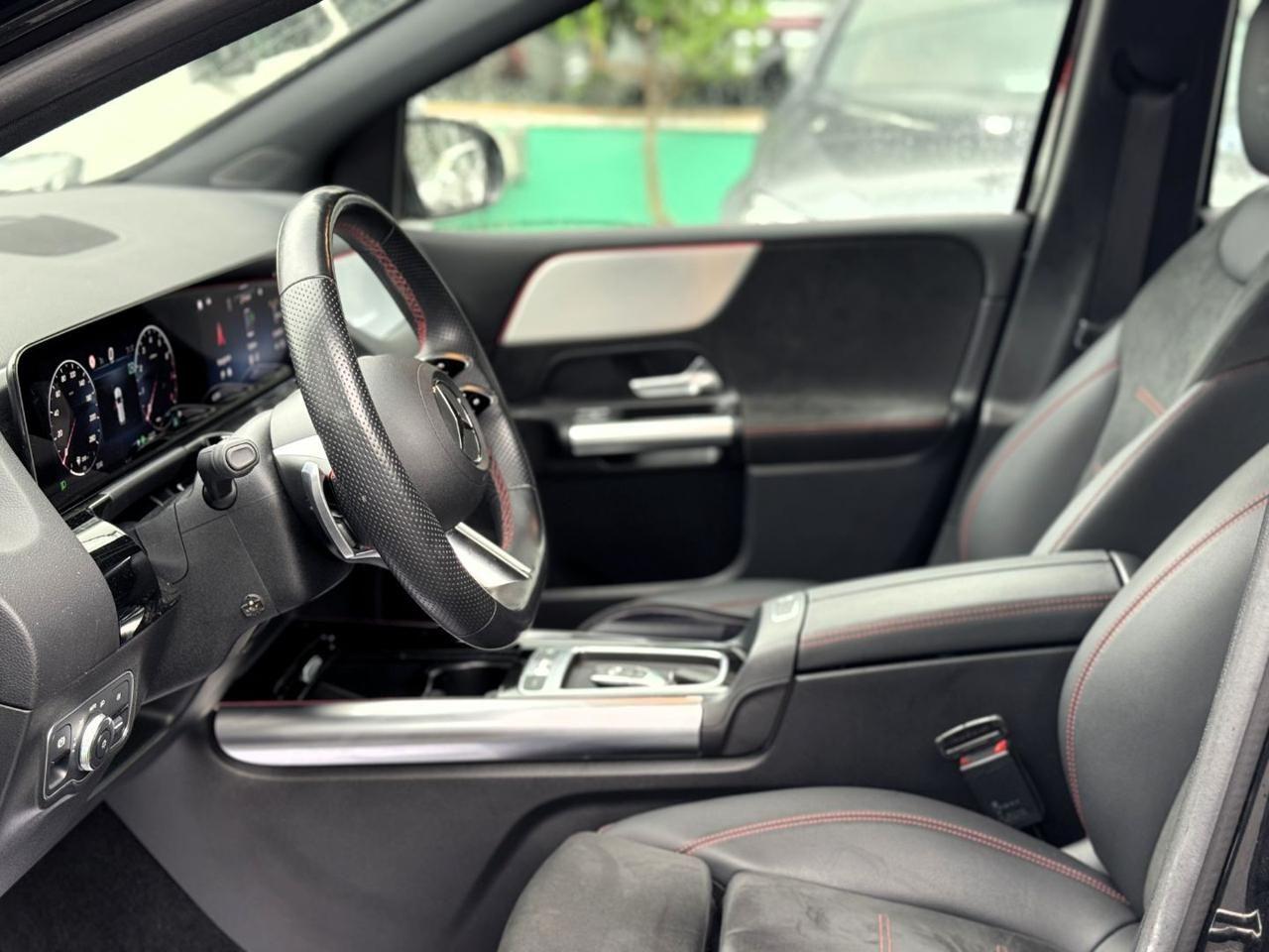 MERCEDES-BENZ B 180 Automatic AMG Line Premium CV 136 Garanzia Uff