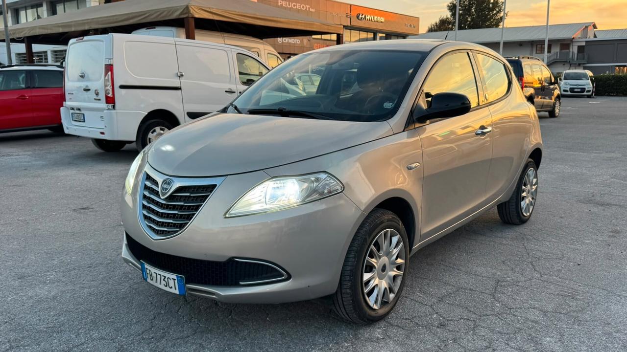 Lancia Ypsilon 0.9 TwinAir 85 CV 5 porte