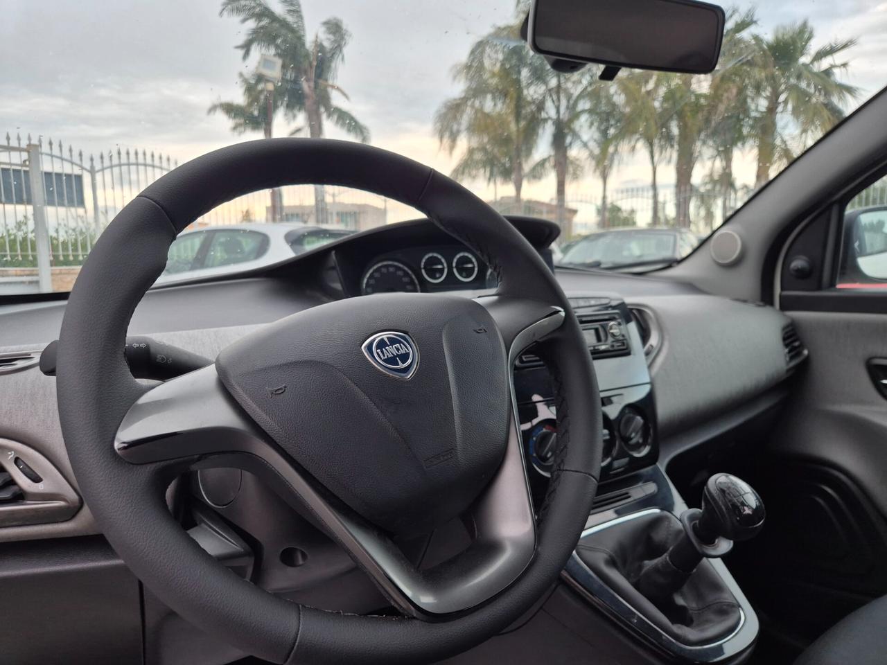 Lancia YPSILON 1.2 69 CV 5 porte RESTAYLING NUOVA FULL