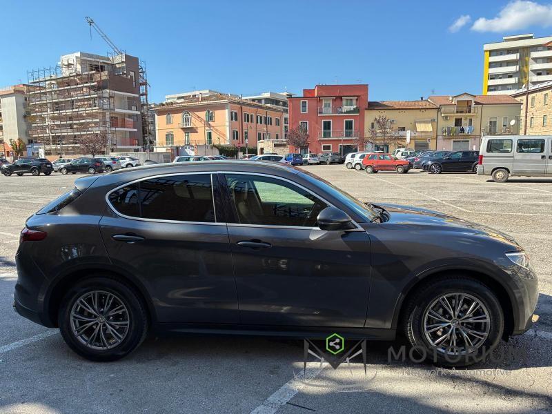 Alfa Romeo Stelvio 2.2 Turbodiesel 190 CV AT8 RW SUPER