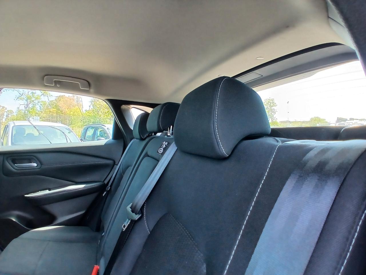 Nissan Qashqai MHEV 140 CV Business