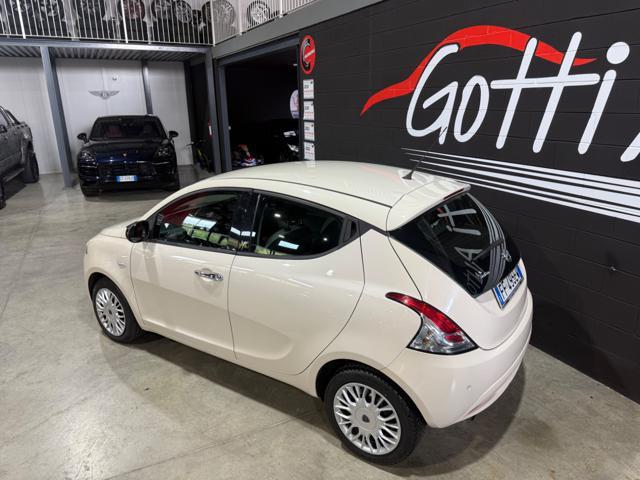 LANCIA Ypsilon 1.2 69 CV 5 porte Platinum