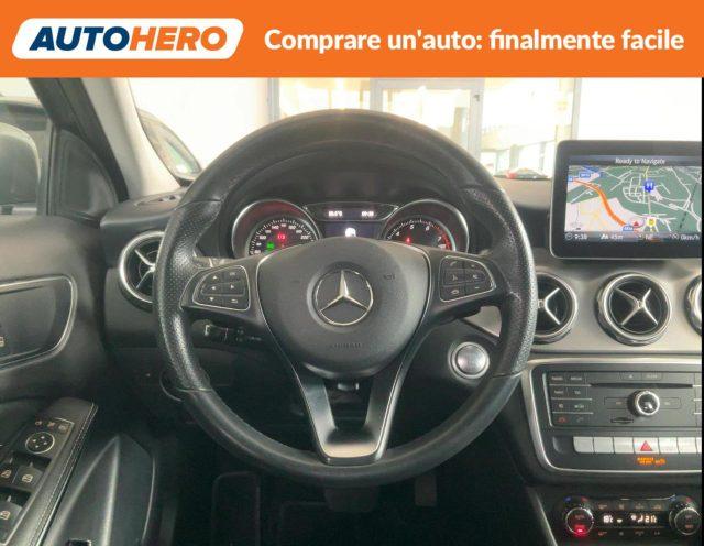 MERCEDES-BENZ GLA 200 Sport