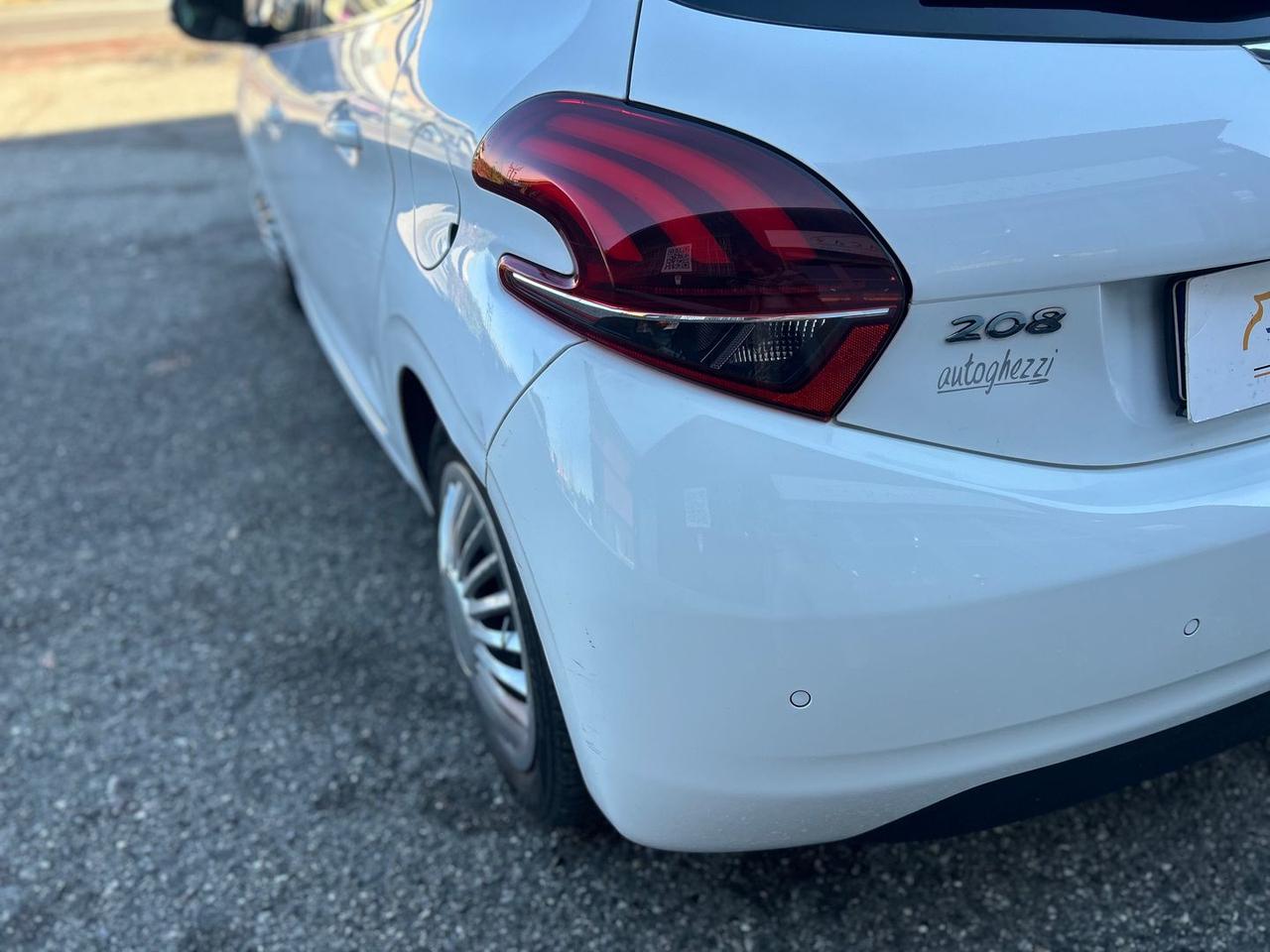 Peugeot 208 Allure 1.2 PureTech 82 #8112