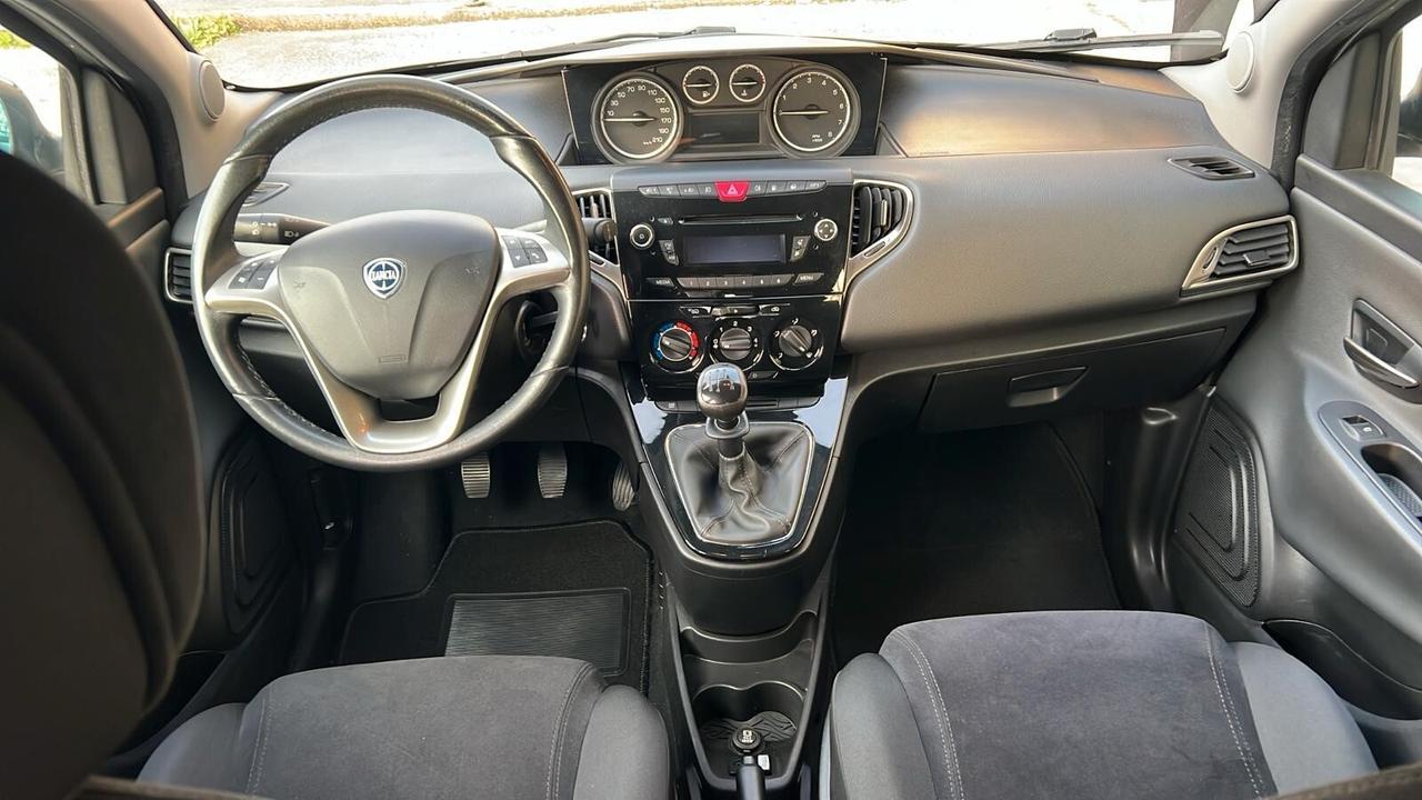 Lancia Ypsilon 1.2 69 CV 5 porte GPL Ecochic Silver NEOPATENTATI