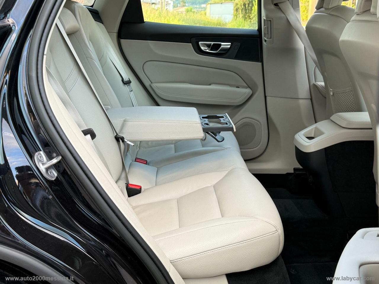 VOLVO XC60 B4 N1 AUTOCARRO 5 POSTI