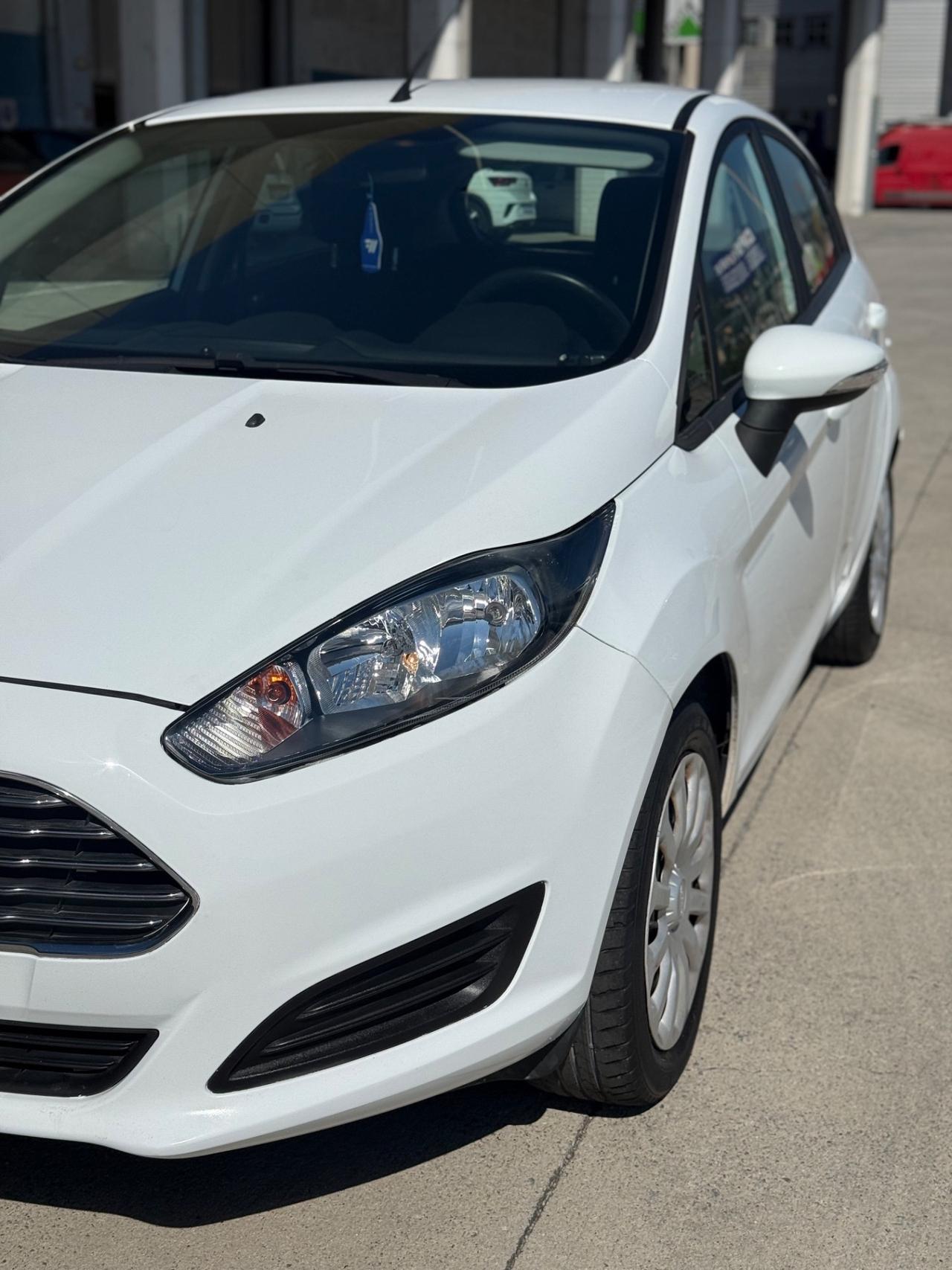 Ford Fiesta 1.2 60CV 5 porte Titanium unico pro. 30.000km