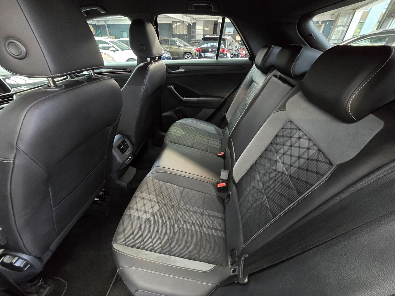 VOLKWAGEN T-ROC 1.5 TSI 150CV R-LINE