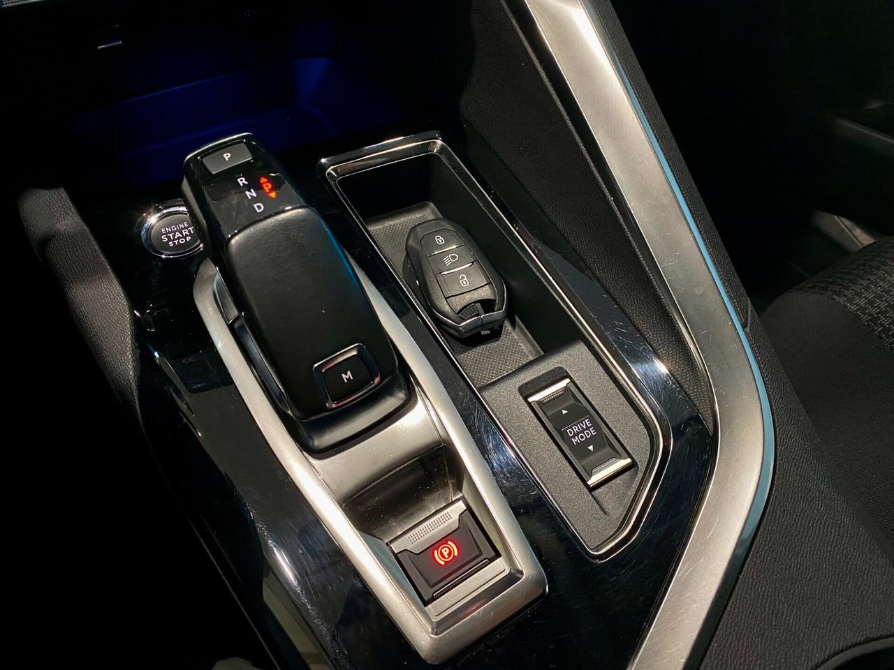 Peugeot 3008 BlueHDi 130 EAT8 N1 Autocarro-2022