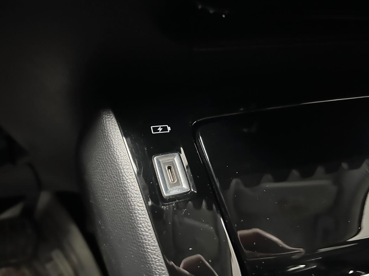 Peugeot 2008 BlueHDi 130 S&S EAT8 Allure