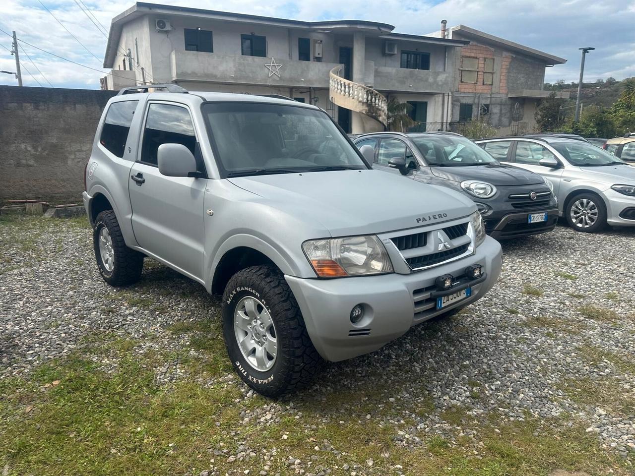 Mitsubishi Pajero 3.2 DI-D 16V 3p. Invite
