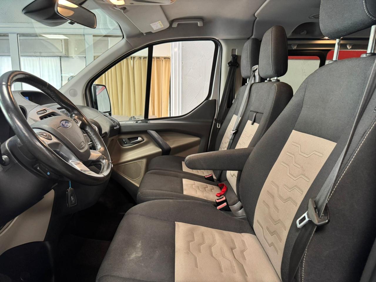 Ford Tourneo Custom 310 2.0 TDCi 130CV aut. PC Titanium