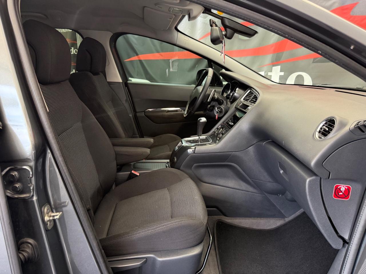 Peugeot 5008 1.6 HDi 112CV Posti 7 automatica