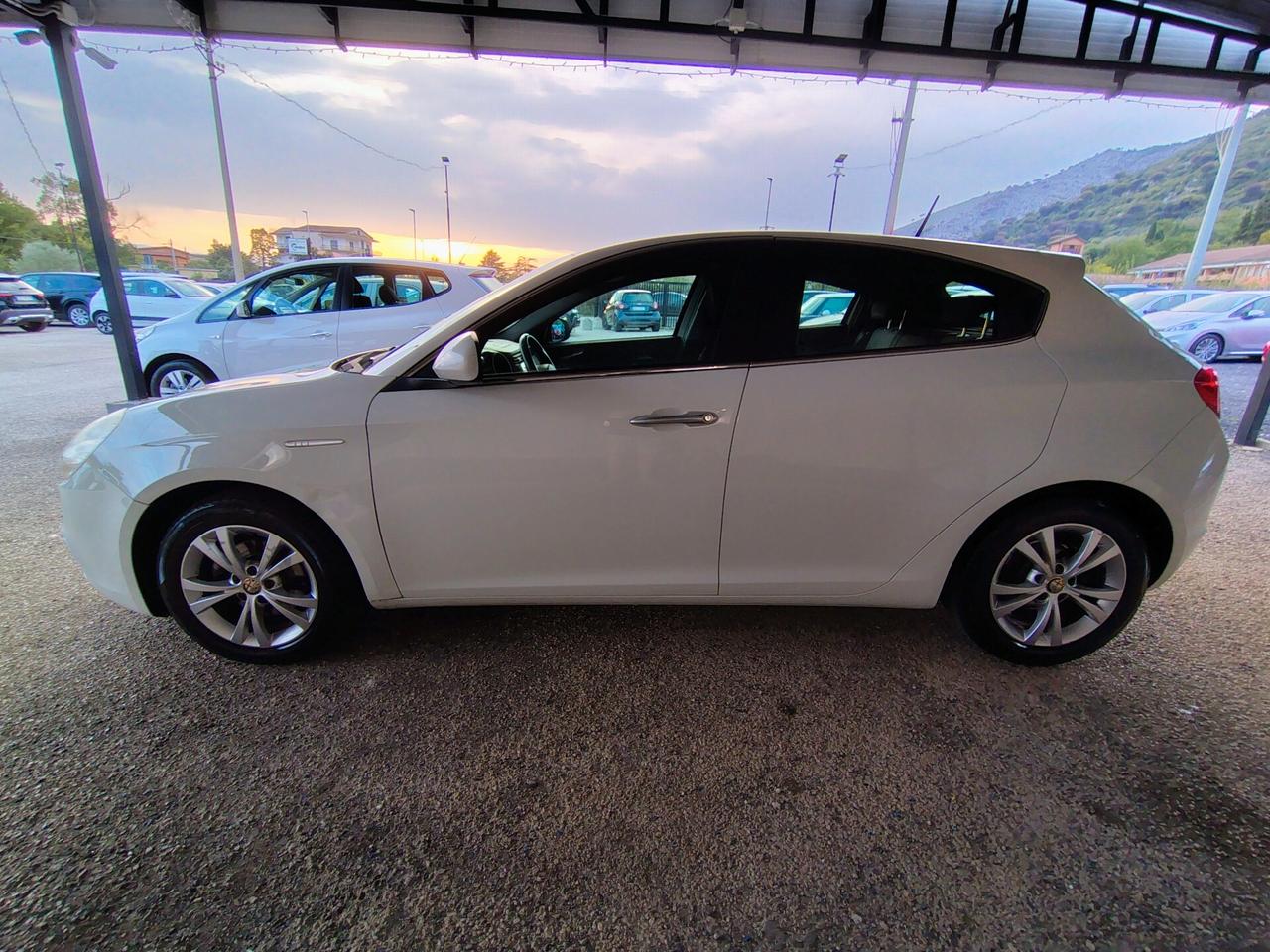 Alfa Romeo Giulietta 1.6 JTDm-2 105 CV Exclusive