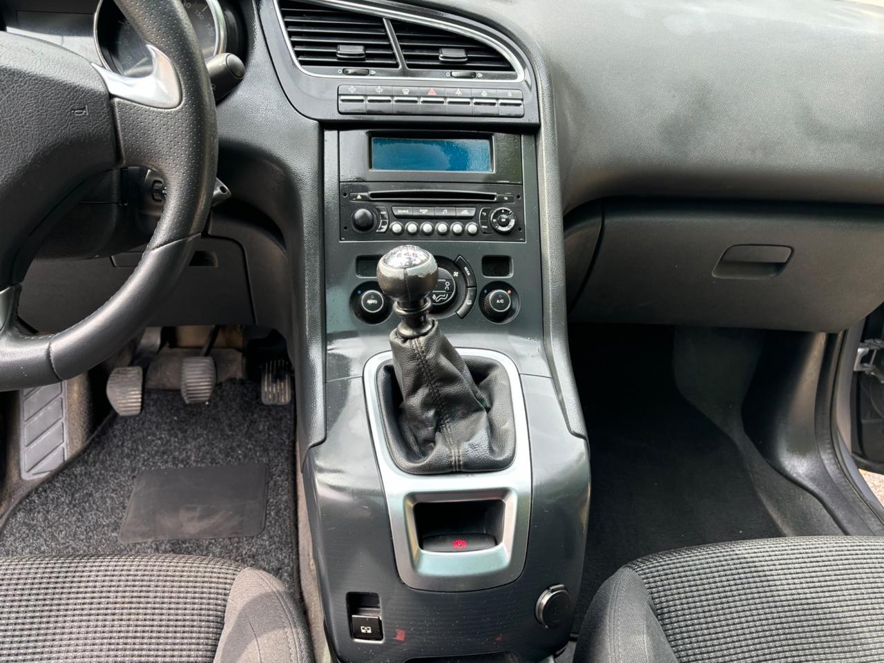 Peugeot 5008 2.0 HDi 150CV Allure