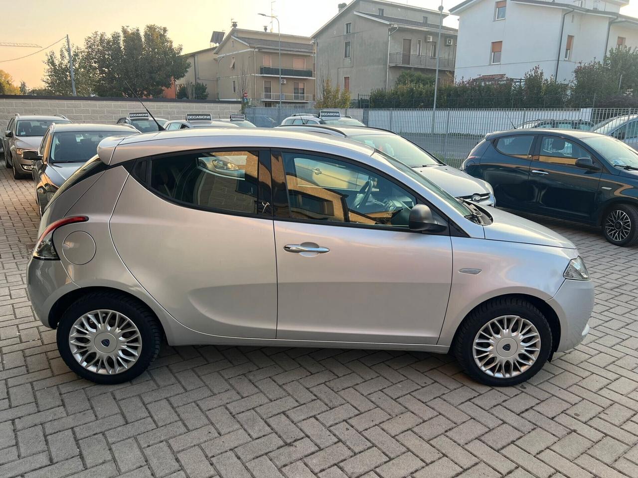 Lancia Ypsilon 1.2 69 CV 5 porte Platinum