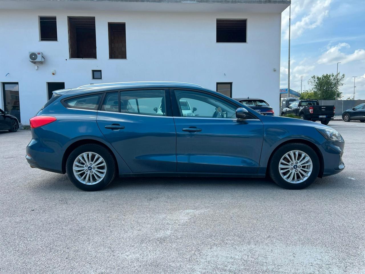 Ford Focus TURNIER 1.0 ECOBOOST HYBRID