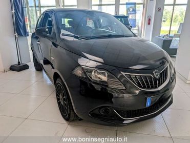 Lancia Ypsilon 1.0 FireFly 5 porte S&S Hybrid Silver