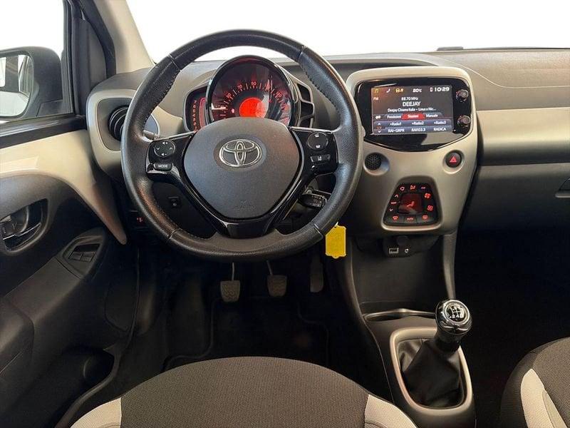 Toyota Aygo 5 Porte 1.0 VVT-i x-play my15