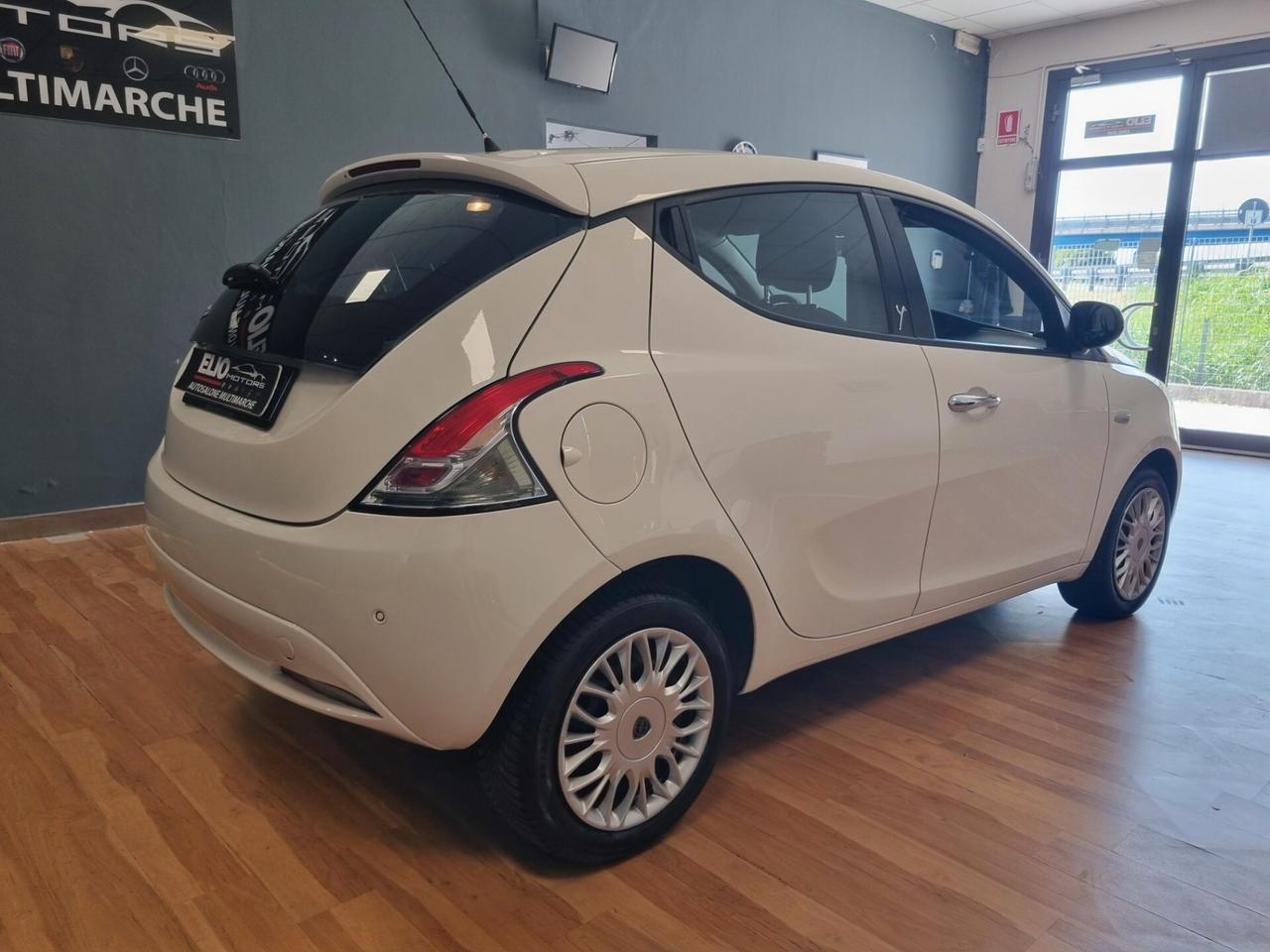 Lancia Ypsilon 1.2 69 CV 5 porte Gold