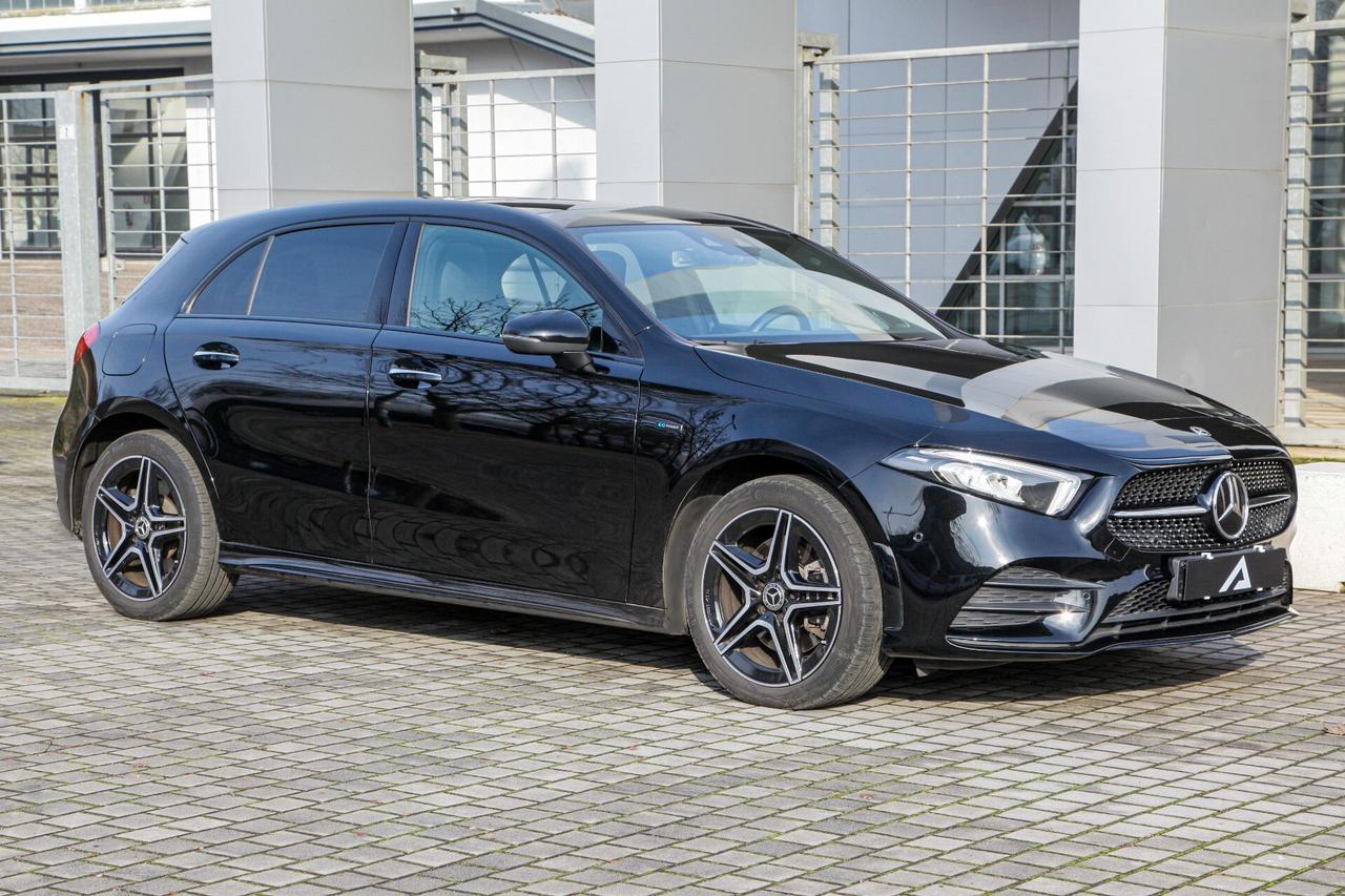 Mercedes-benz A 250e AMG Night Plug-in Hybrid