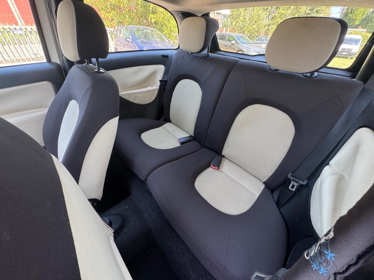 Lancia Ypsilon 1.4 Oro Giallo