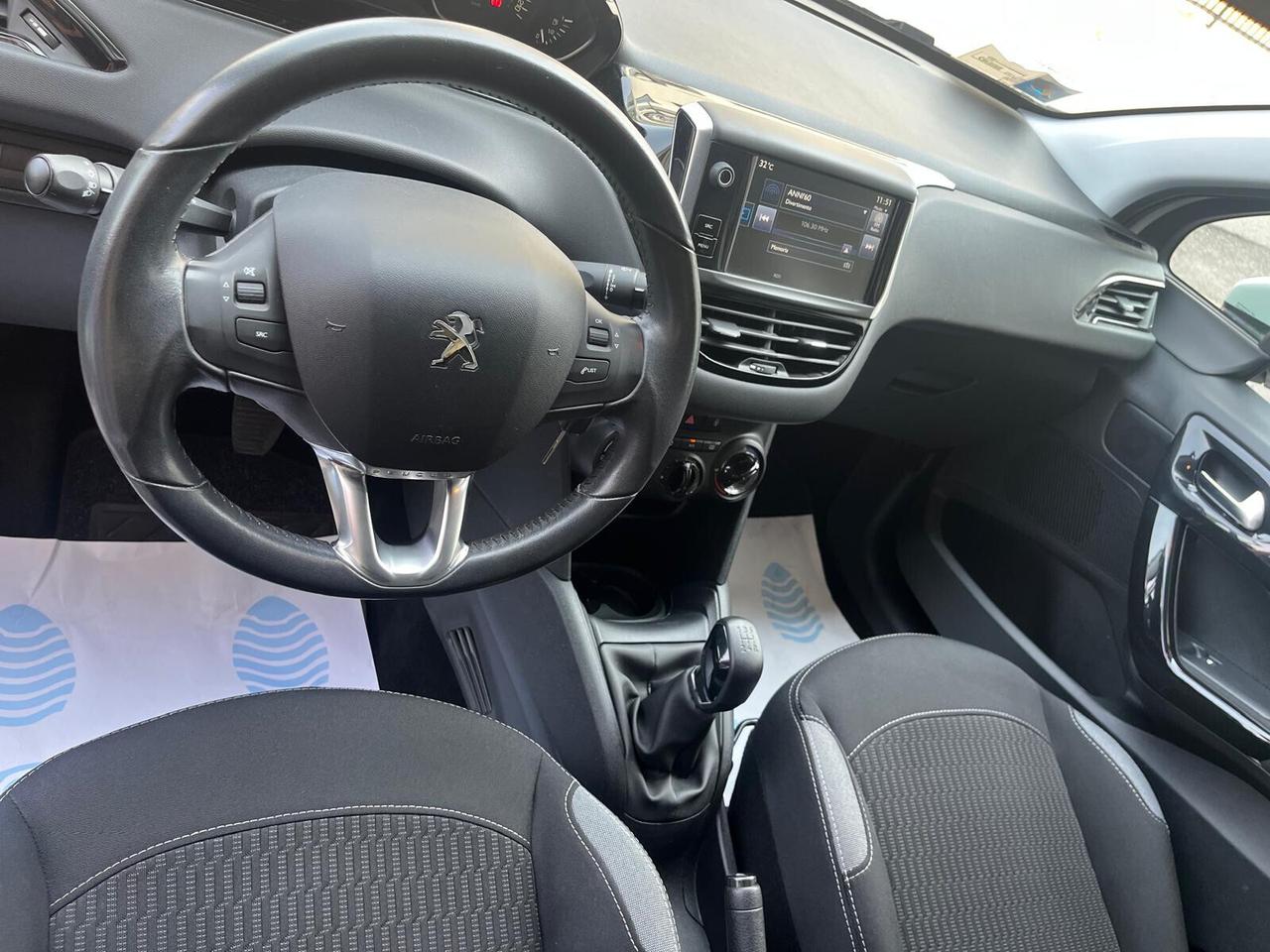 Peugeot 208 PureTech 82 5 porte Allure