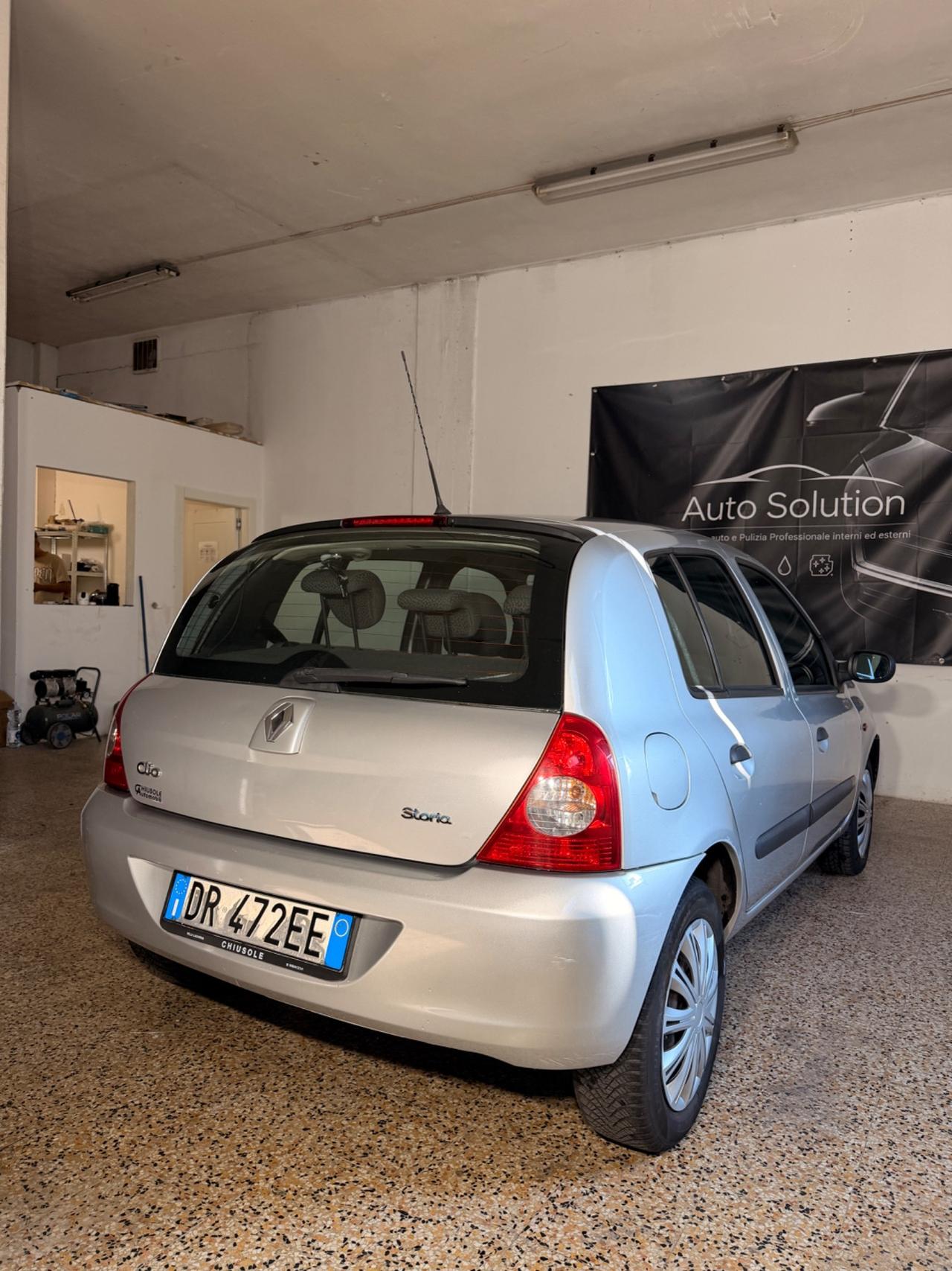 Renault Clio Storia 1.2 16V 5 porte Dynamique