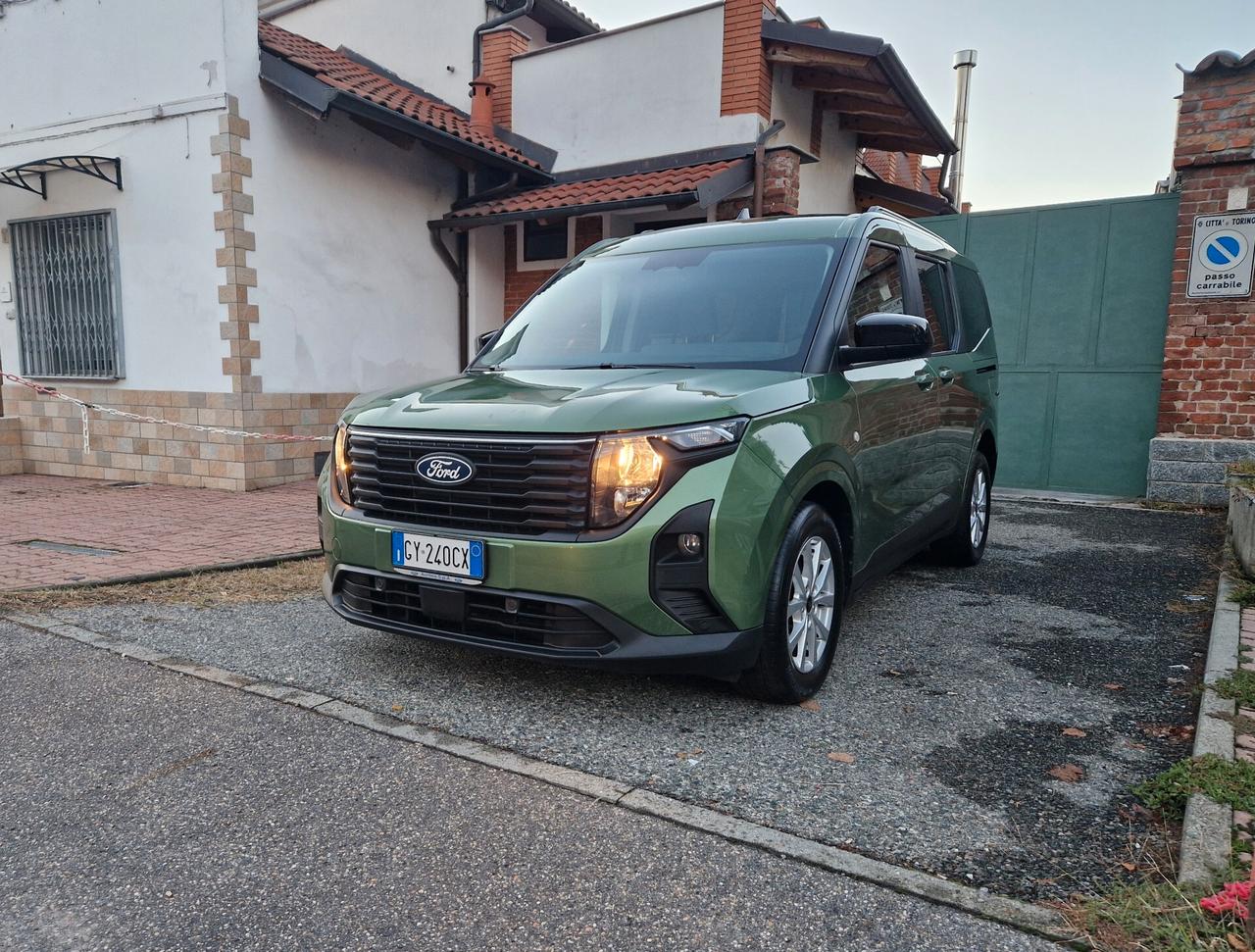 Ford Tourneo Courier 1.0 125CV "46.400 km" Carplay, Telecamera, Sensori