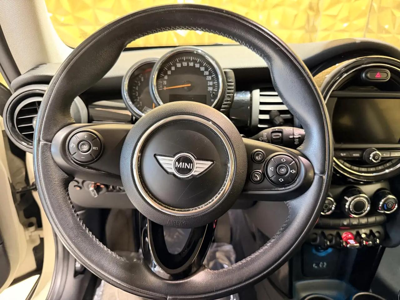 Mini 1.2 One