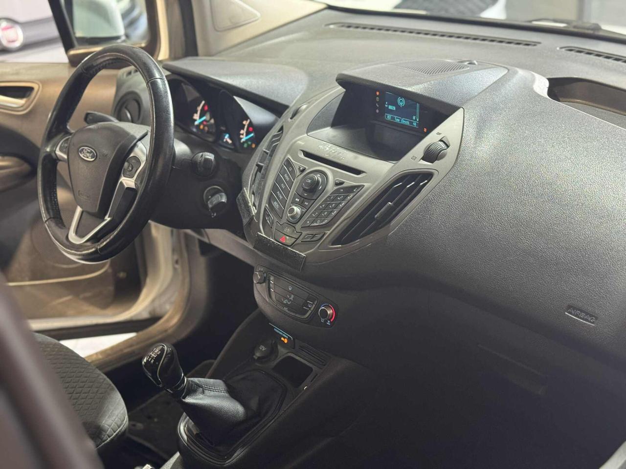 Ford Tourneo Courier 1.5 TDCI FURGONE VETRATO 5PO