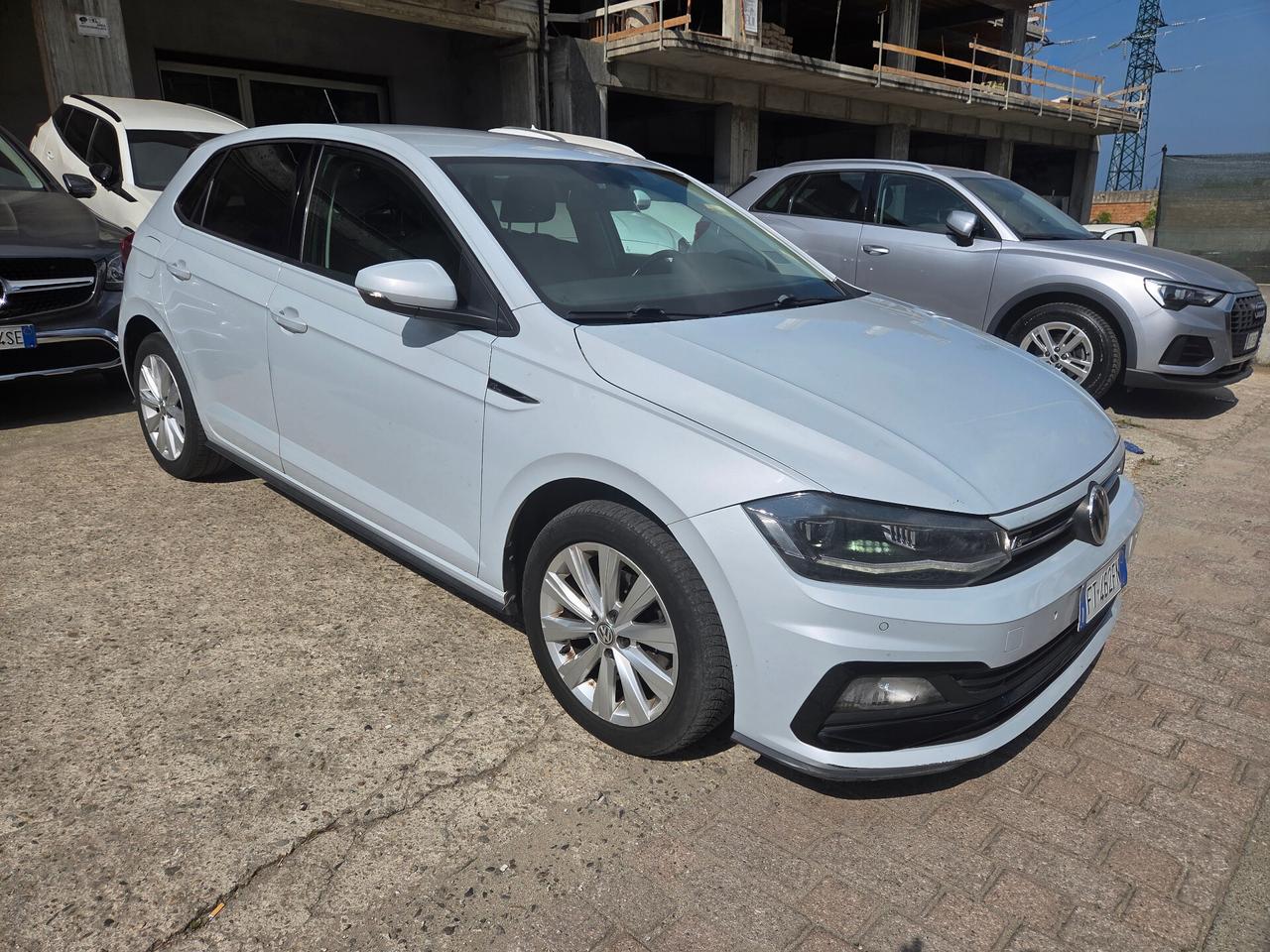 Polo 1.6 TDI 95 CV DSG 5p. R-LINE