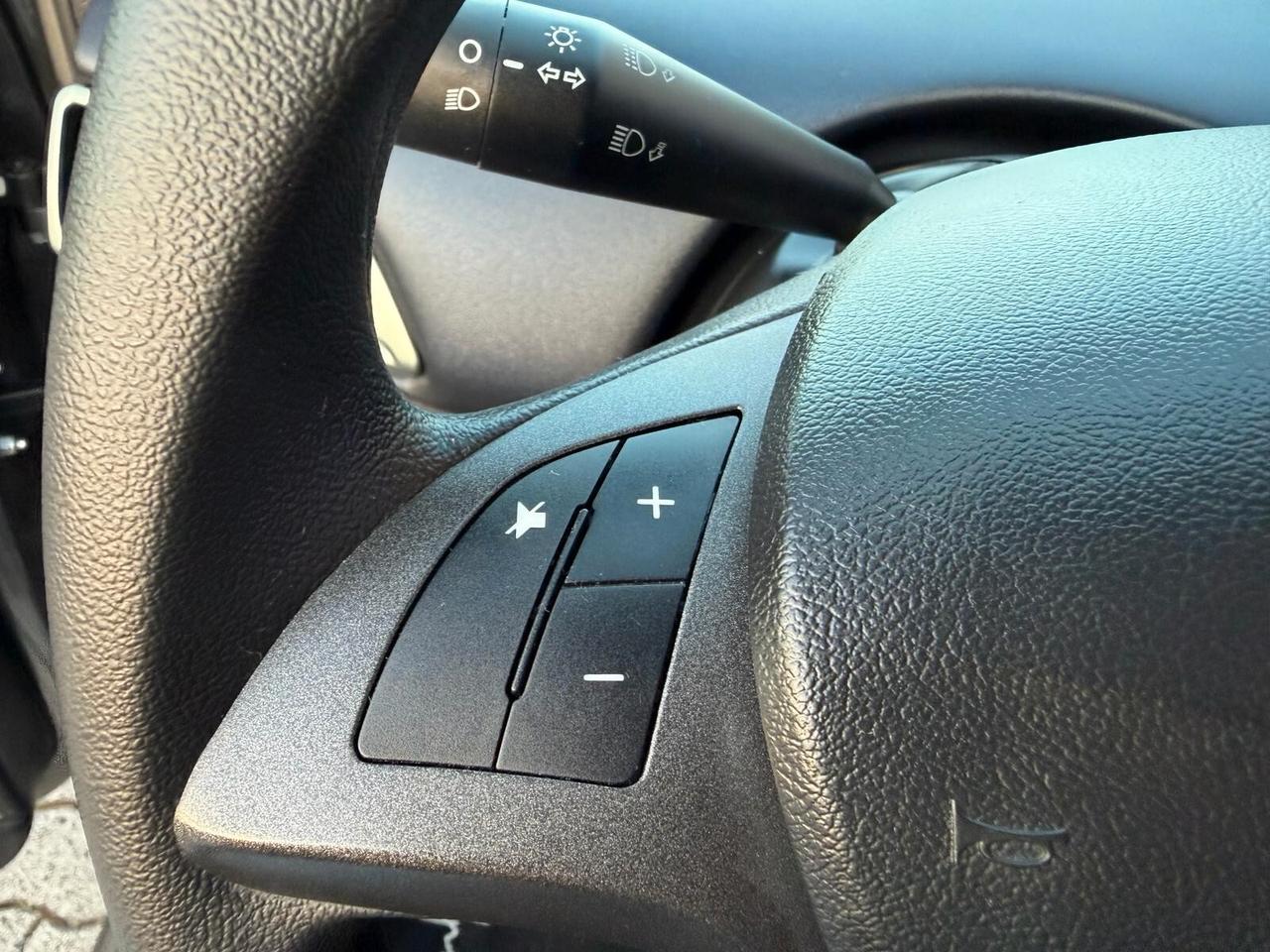 Lancia Ypsilon 1.0 FireFly 5 porte S&S Hybrid Silver