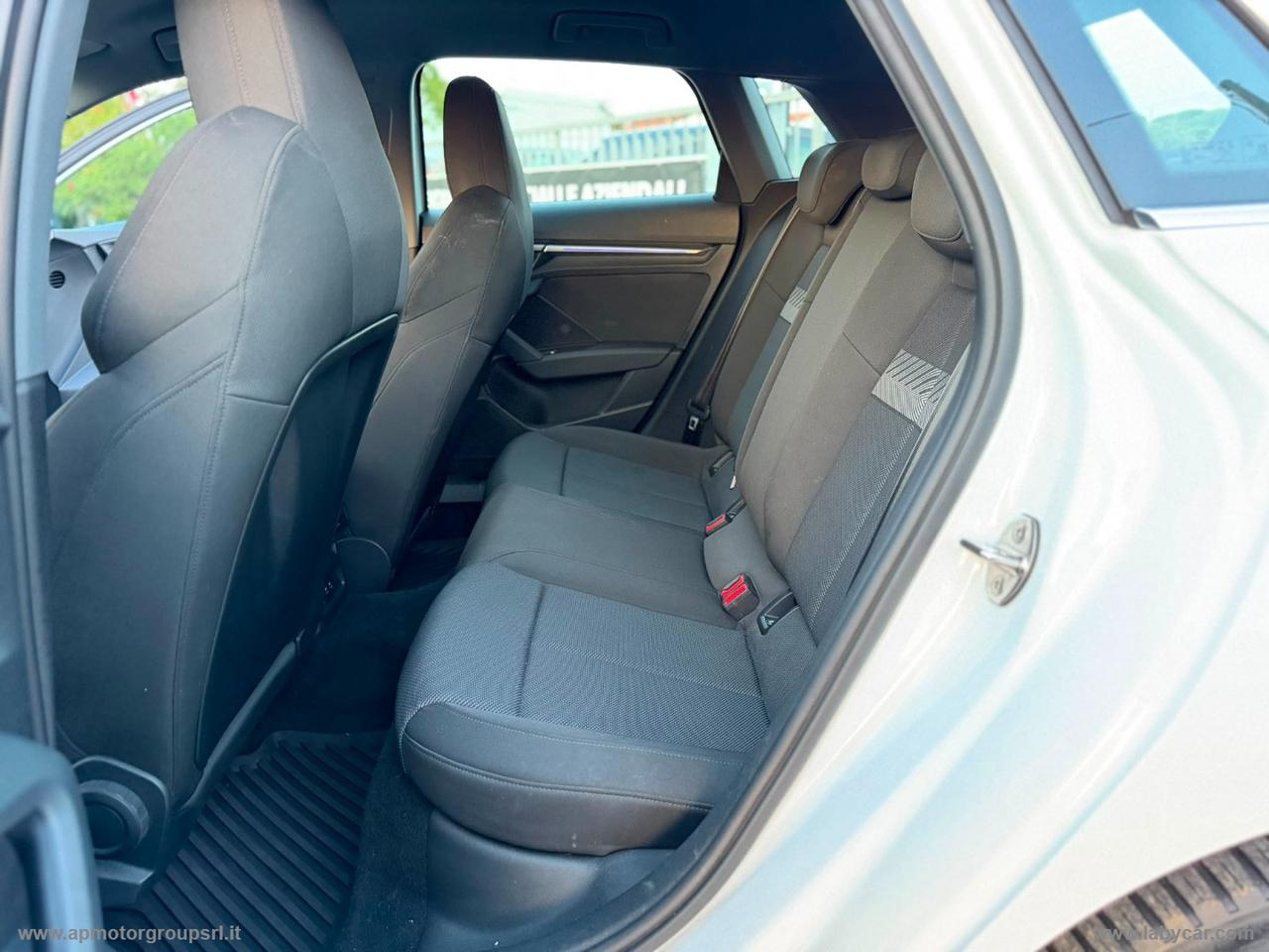 AUDI A3 SPB 30 g-tron S tronic Business Adv.