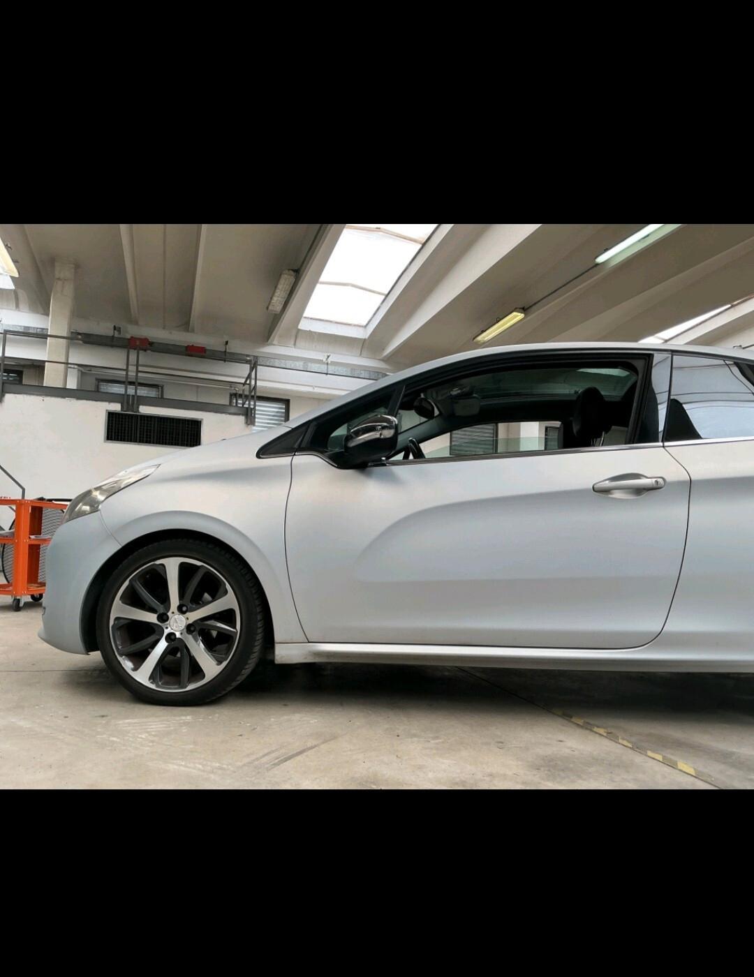 Peugeot 208 1.6 e-HDi 115 CV Stop&Start 3 porte 2013 2013 XY