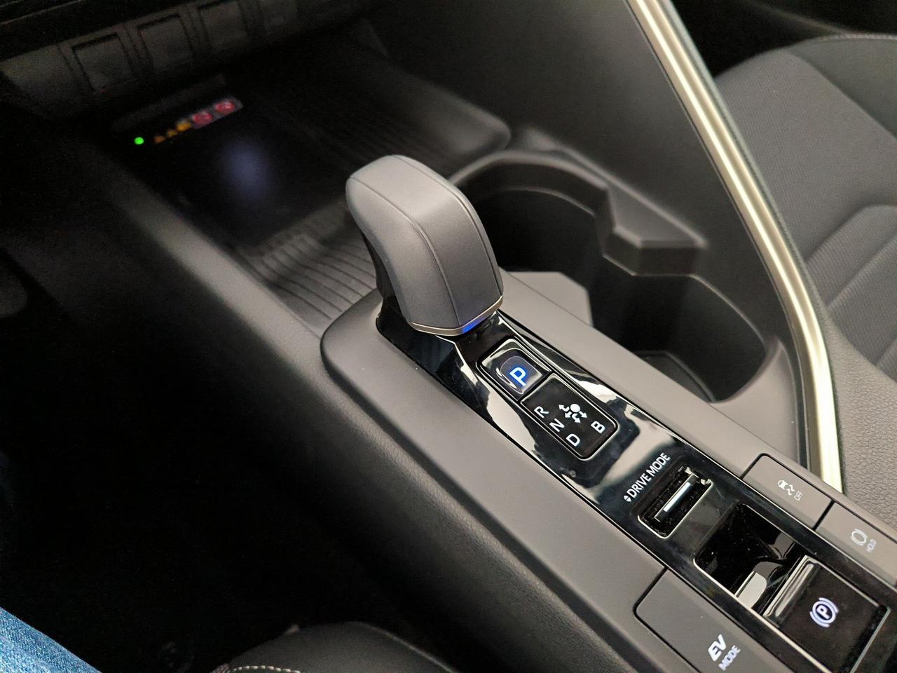 Toyota C-HR 1.8 hev lounge fwd e-cvt