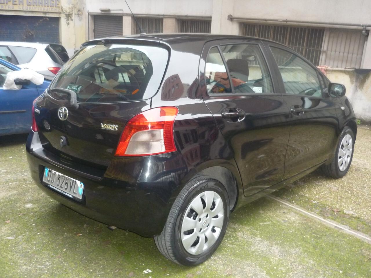 Toyota Yaris 1.0 5 porte Sol